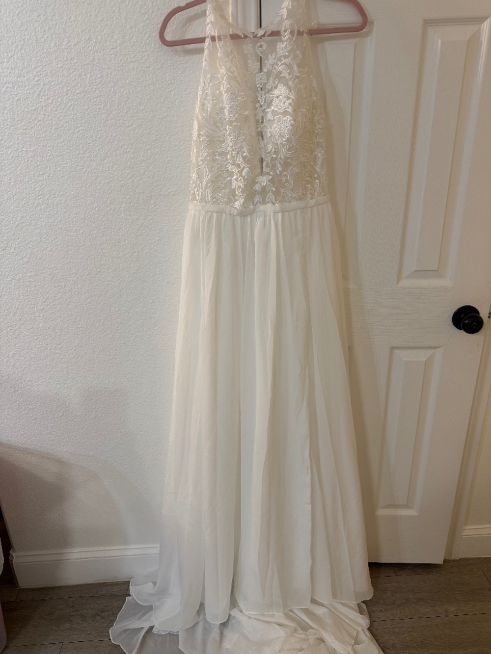 Elegant size 10 wedding gown